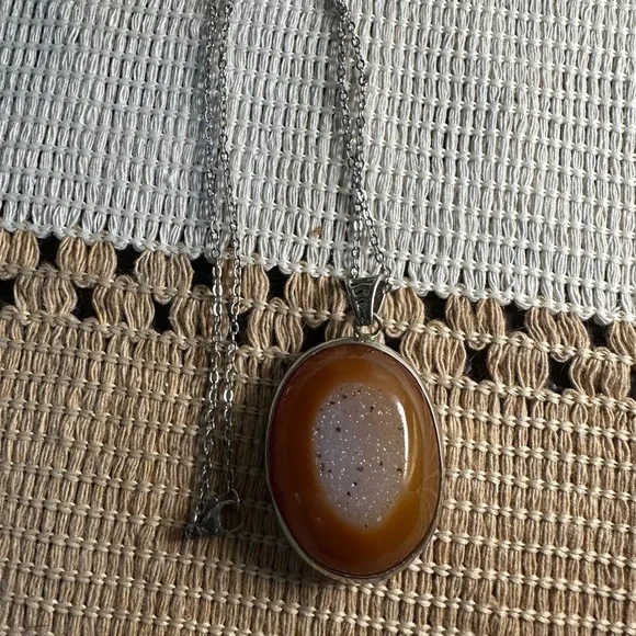 Druzy Agate Oval Pendant Necklace on Silver Copper Chain - Picture 11 of 16